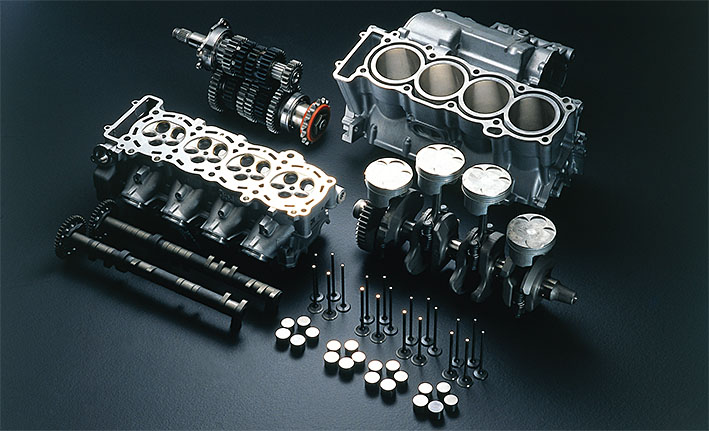 Yamaha R1
                1999 engine components